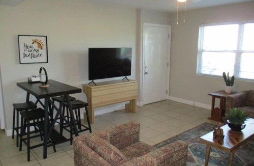 Naples Park Apartment | Naples Park