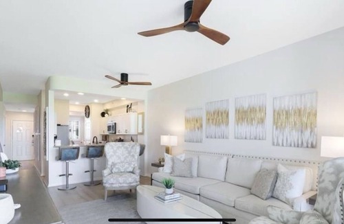 Naples Resort | NAPLES RESORT 2BDRM 2BTH +Den POOL GOLF CLUB AMENITIES 5TH AVENUE BEACH