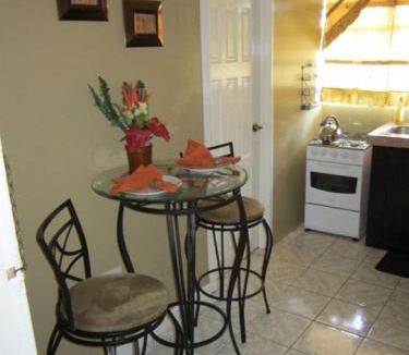 Roseau House | Narakiel's Inn