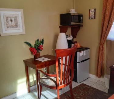Roseau House | Narakiel's Inn