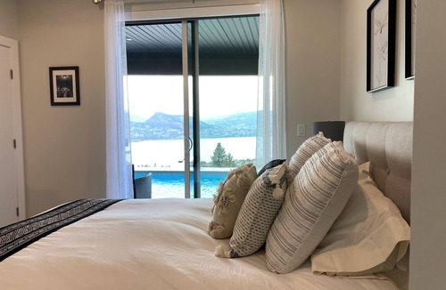 Okanagan-Similkameen Bed & Breakfast | Naramata Dreaming: Heated Pool & Panoramic Lake Views