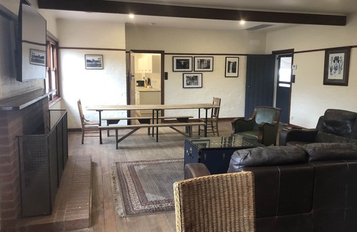 Wallinduc Other | Naringal Station - Shearer's Quarters Farmstay - Huge Farmhouse for 18 people!