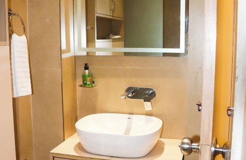 Bareilly Hotel | Narrow Gauge Hotel