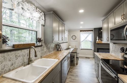 Goodlettsville Cottage | 🤠Nash-Burg Cottage CLOSE to NASHVILLE, Feels and Looks like Gatlinburg- Fire Pit