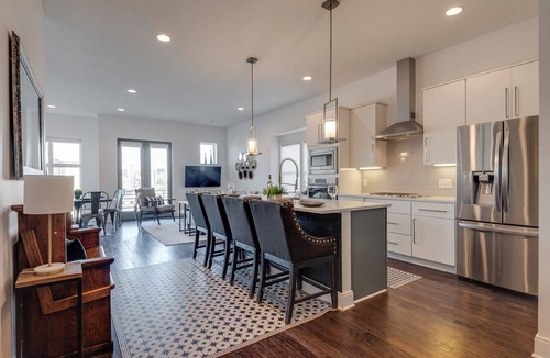 Edgehill Cottage | Nashview- Heart of Gulch - 360º Views of Downtown!