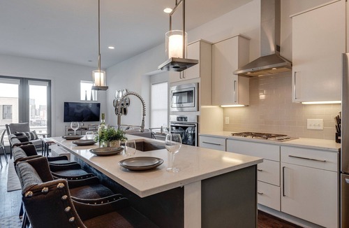 Edgehill Cottage | Nashview- Heart of Gulch - 360º Views of Downtown!