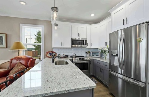 Lakewood Condo | Nashville Lakeview Townhome W Rooftop Deck・Views