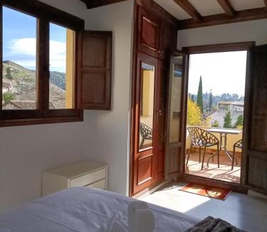 Albaicin Ski Chalet | Nasrid Generalife - Carmen con patio ajardinado y vistas panorámicas