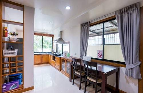 Central Pattaya Villa | Natcha Pool Villa by Warin