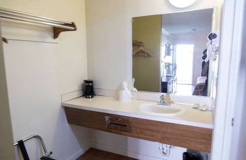 Buttonwillow Hotel | National 9 Inns