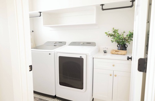 Cedar City House | National Park Launching Pad - 3 beds 2.5 baths - Tesla Charger