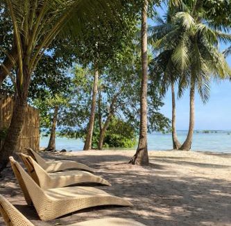 Puerto Princesa City Centre Resort | Native Nipa Huts by Sirem Beach Resort