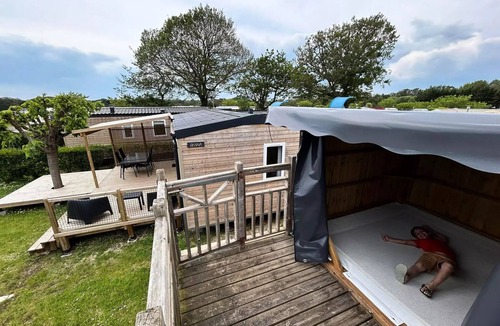 Saint-Molf House | NATURE Collection - 2-bedroom mobile home with a playhouse for children, sleeps 4