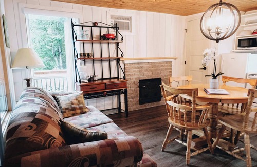 Frampton Ski Chalet | Nature Escape and Miller Zoo | Buddy Shack