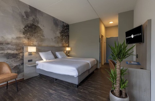 Municipality of Hellendoorn Hotel | Nature-Friendly Room Perfect for Outdoor Enthusiasts Near Speelbos Nijverdal