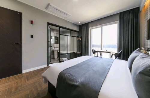 Jinhae Hotel | Nature Hotel