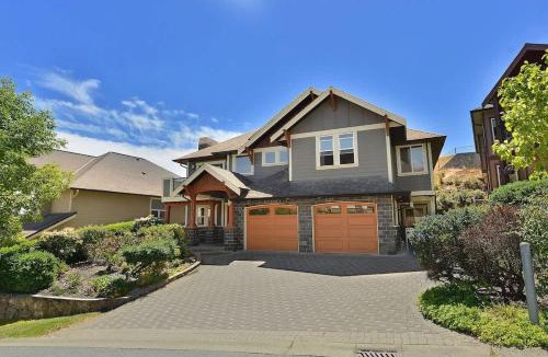 Bear Mountain Resort House | Nature's Gate Executive Estate by EMR Vacation Rentals
