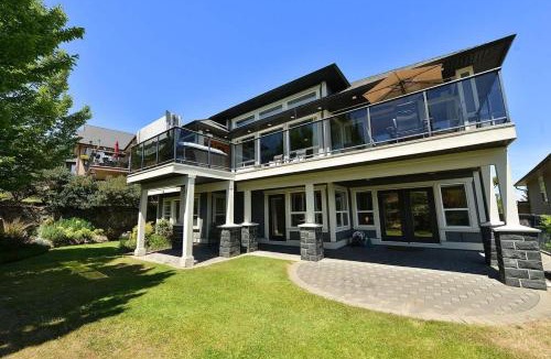 Bear Mountain Resort House | Nature's Gate Executive Estate by EMR Vacation Rentals