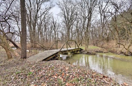Pickerington House | Nature’s Haven Farmhouse in Pickerington w/Deck
