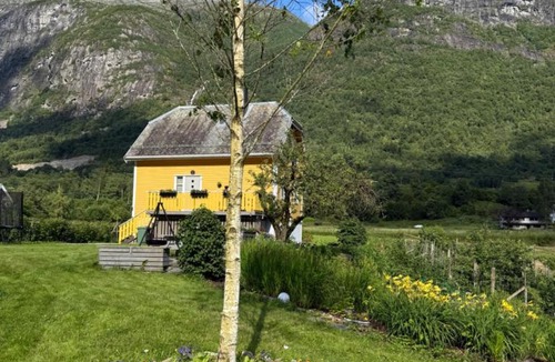 Olden House | Naustvoll