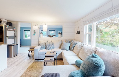 Manomet House | Nautical beachside home with yard, fast WiFi, W/D, walk to White Horse Beach