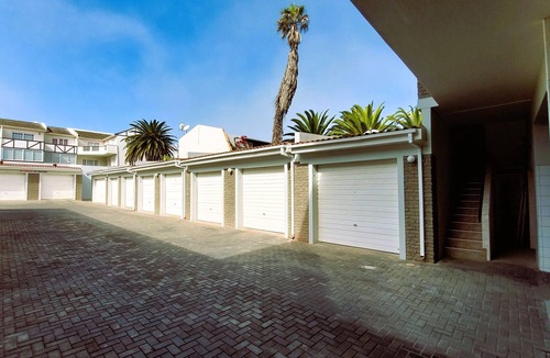 Center Apartment | Nautilus - a yacht-inspired 2-bedroom holiday apartment. Simple and elegant.