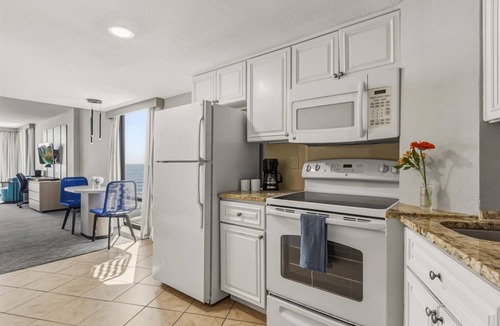 South Peninsula Historic District Hotel | Nautilus Inn