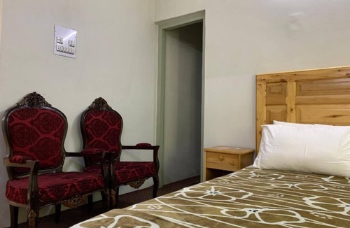 Gilgit Hotel | Naveed Tourist Inn
