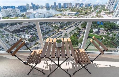 Sunny Isles Beach Hotel | Navigate Stays Beachfront Pool Resort Sunny Isles