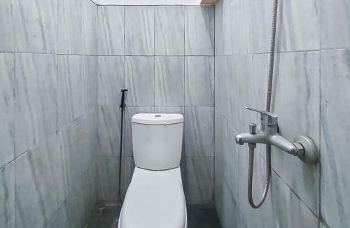 Surakarta Hotel | Nay Guesthouse near UMS Mitra RedDoorz
