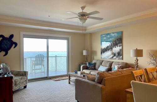 Indian Beach Condo | NC Crystal Coast Relaxation & Fun at the Ocean, Sound, & Pool Nautical Club 509