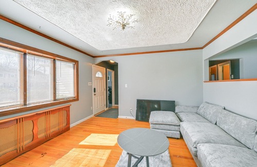 West Babylon House | nCHOICE HOME 3-BEDROOM HOUSE -in the heart of West Babylon, NY