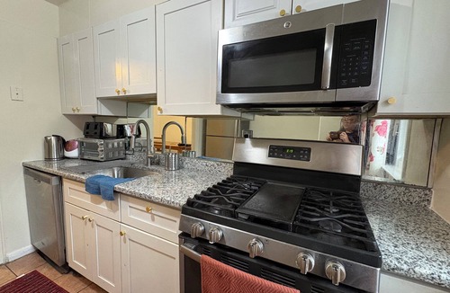 North Philadelphia House | NE,Spacious 5-bedroom 2 bathrooms in charming Philadelphia with AC
