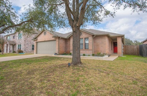 Deer Creek Ranch House | Near Austin | King Beds & Pet-Friendly Home