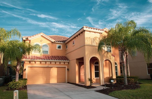 Watersong Villa | Near Disney 6BR Villa | Huge 40ft Screened Pool Deck | No Front & Rear Neighbors