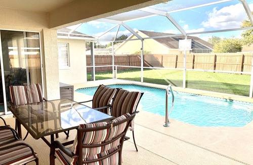 Thousand Oaks House | Near Disney, single floor, beautiful and clean, Private Pool!!