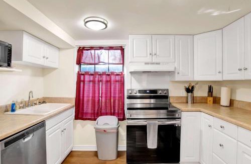 Mobile House | Near Downtown and Cornerstone - Southern Sunshine