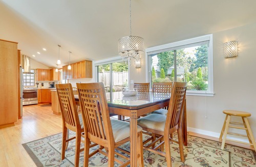 Arbor Heights House | Near Eats & Brews! Beautiful Seattle Home w/Patio