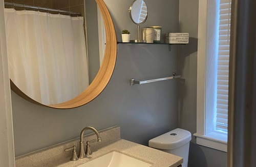 Downtown Baltimore Apartment | Near everything Downtown! Spacious Renovated Apt -Historic District