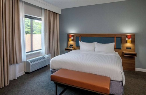 Foxboro Hotel | Near Gillette Stadium and Wrentham Village Premium Outlets, Pet-Friendly Stay!