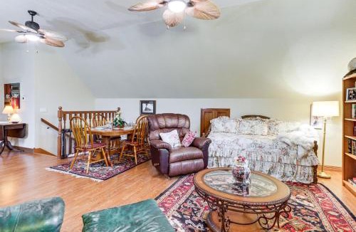 Rogers Apartment | Near Hiking & Biking: Pet-Friendly Rogers Getaway!
