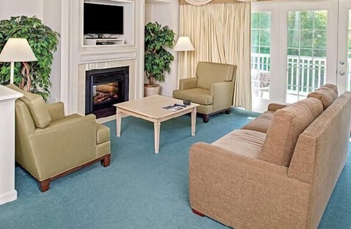 Berkeley Resort | Near Historic Williamsburg & Busch Gardens w/WiFi & Resort Pools