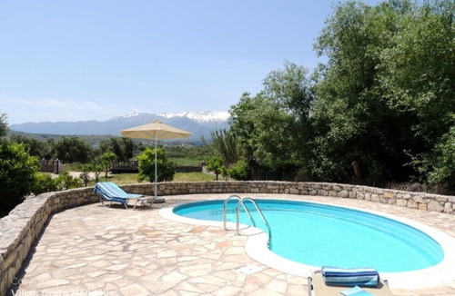 Katochori Villa | Near Kalives. 2 bedrooms, private pool, Free WIFI, A.C, views and all amenities.