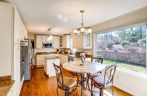 Chapin House | Near Lake Murray: Family Getaway w/Screened Porch