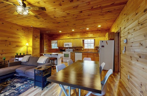 Idlewild House | Near Lake! Tennessee Family Getaway w/Game Room