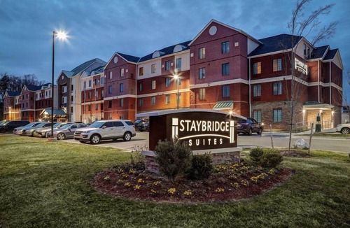 Lanham Apartment | Near Metro & Amtrak Station | Free Breakfast Buffet Access!