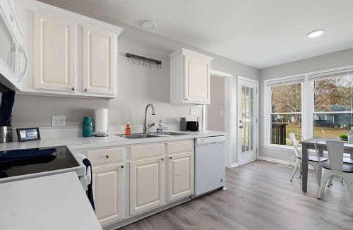 Southwest Raleigh House | Near NC State Campus & Downtown - The Maple Marvel
