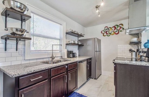 Lincoln Terrace Apartment | Near OU Medical, Bricktown, an Artist Apartment