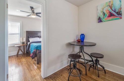 Lincoln Terrace Apartment | Near OU Medical Bricktown an Artist Apartment