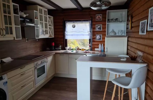 Windorf Cabin | Near Pullmann City - small house in the middle of nature. Vacation for the whole year.